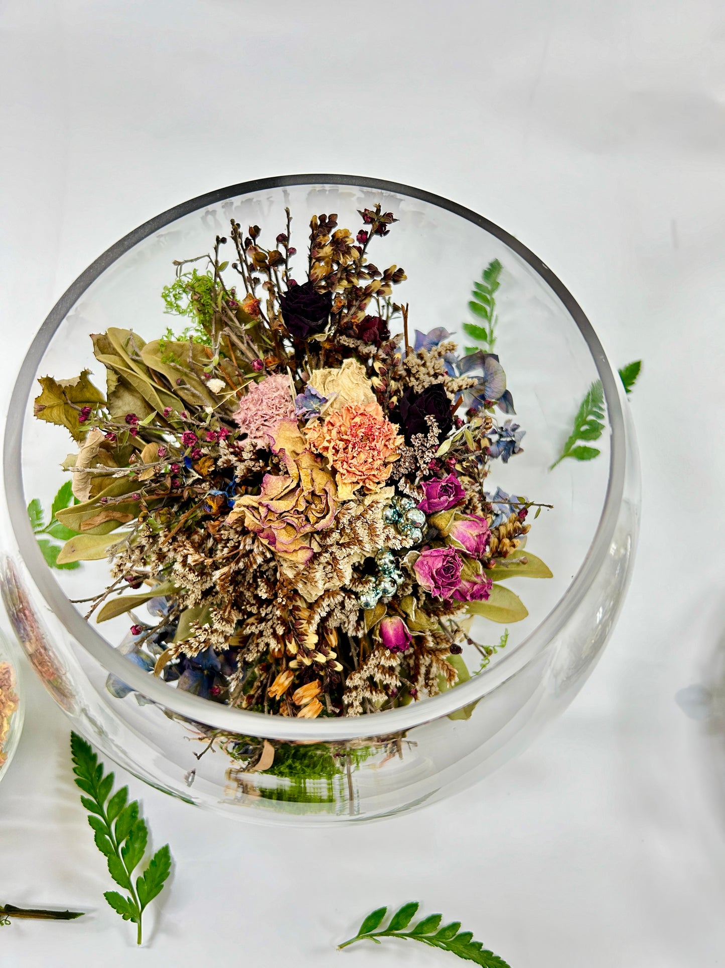 Dried flowers display glasses terrarium